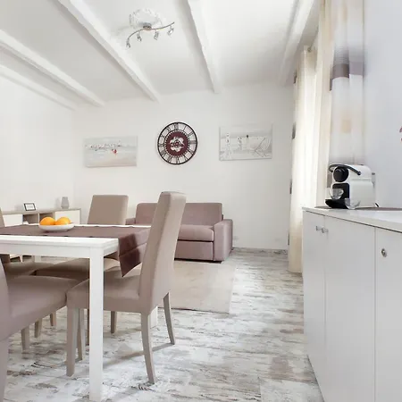 Prime Location Near Vatican - 1bed Flat For 4 Apartment *